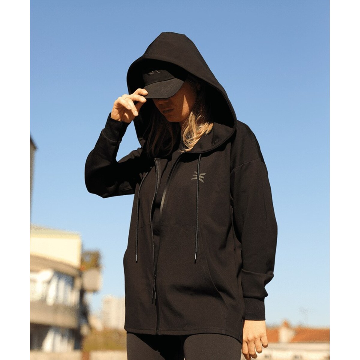 Anonymous Women's Cardigan Black